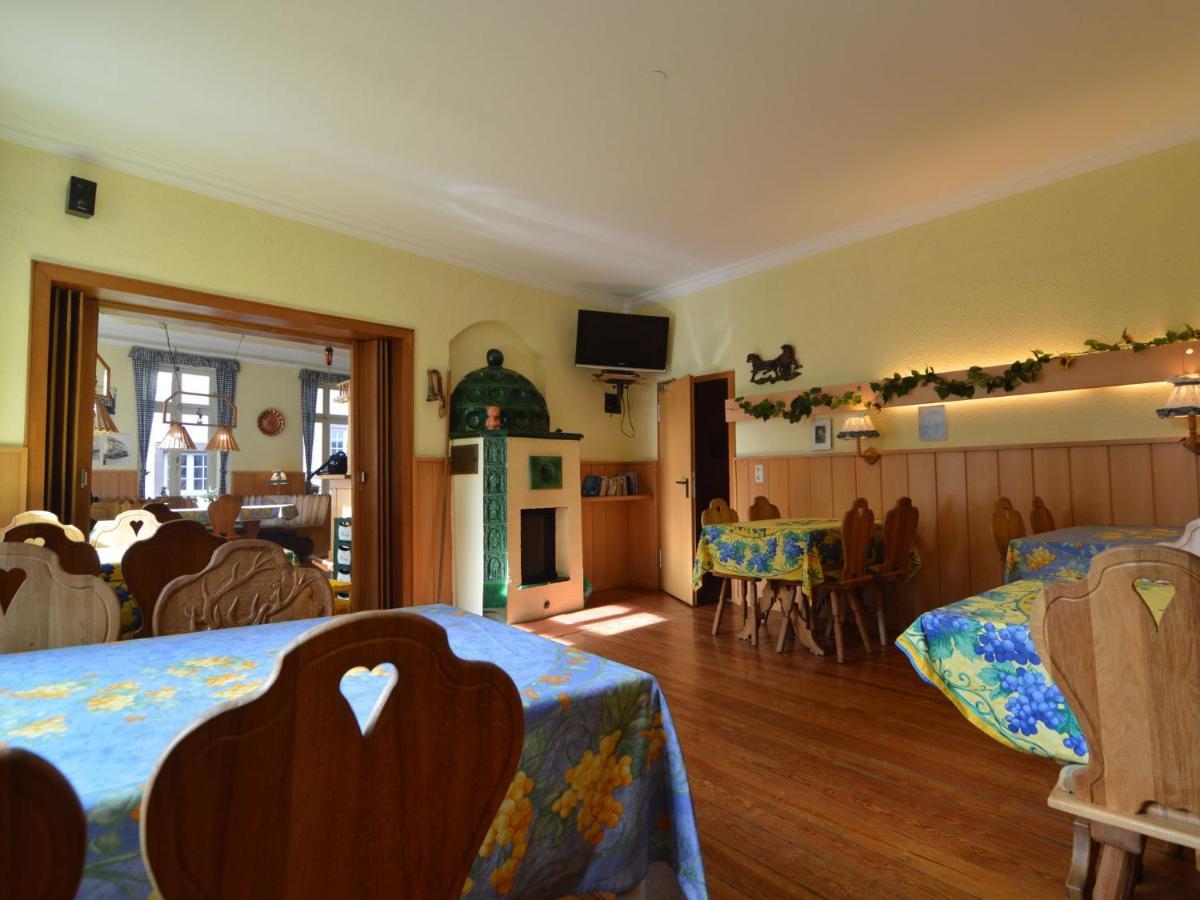 Classy Holiday Home In Uerzig Near Forest الغرفة الصورة