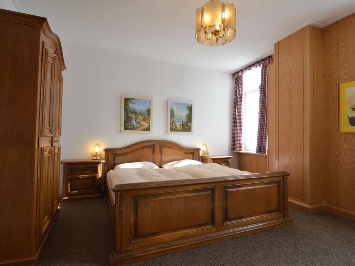 Classy Holiday Home In Uerzig Near Forest الغرفة الصورة